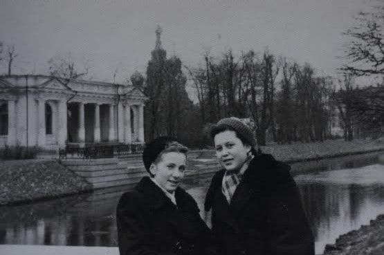 Эльвира Лукашова и Людмила Баранова. Фото из личного архива